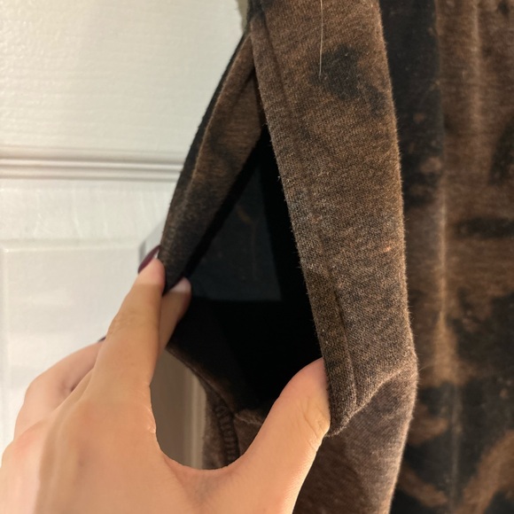 Black and bleach stained sweatpants - Picture 4 of 4